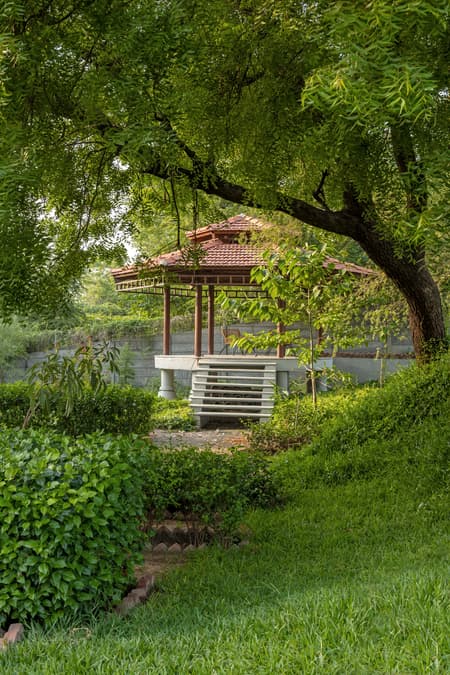 VAULT HOUSE - India